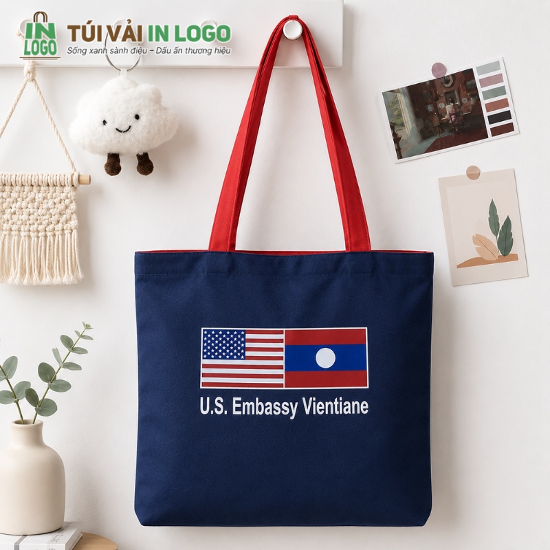 tui-tote-canvas-qua-tang-in-logo-xanh-navy-quai-do-cv-24 (2)