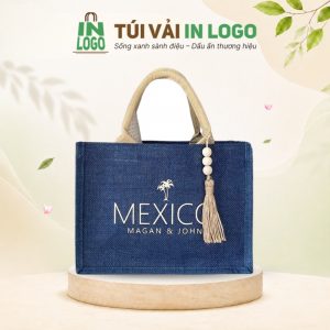Túi vải đay in logo quà tặng du lịch màu xanh than kèm charm gỗ VĐ-13